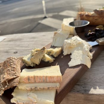 Red & White Wines - Cheese selection - Beer, Wine & Spirits Near Me - Chicago, Illinois