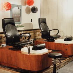 The Barn Salon And Spa - Pedicures