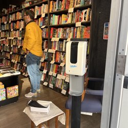 Prologue Bookshop - Interior