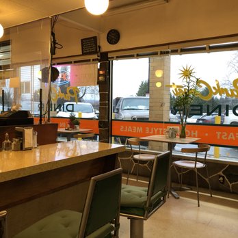 Park Crest Diner - Seating by window~ - Cafes Near Me - Burnaby, British Columbia