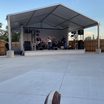 Back 9 Golf & Entertainment - Stage - Bars Near Me - Indianapolis, Indiana