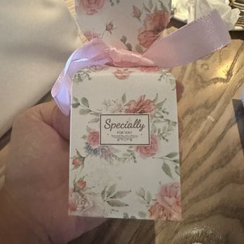 Summer House - Mother's Day gift - New American Near Me - Las Vegas, Nevada Summer House - Mother's Day gift - New American Near Me - Las Vegas, Nevada