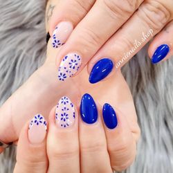 Annie's Nails - IG @annienails.shop