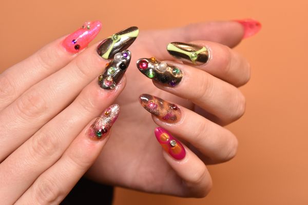 Hello Birdie Nail & Lash Lab by null