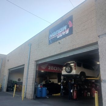 Honda Guys - Having differential fluid changed as well as engine oil and headlight bulbs replaced. - Auto Repair Near Me - Gardena, California