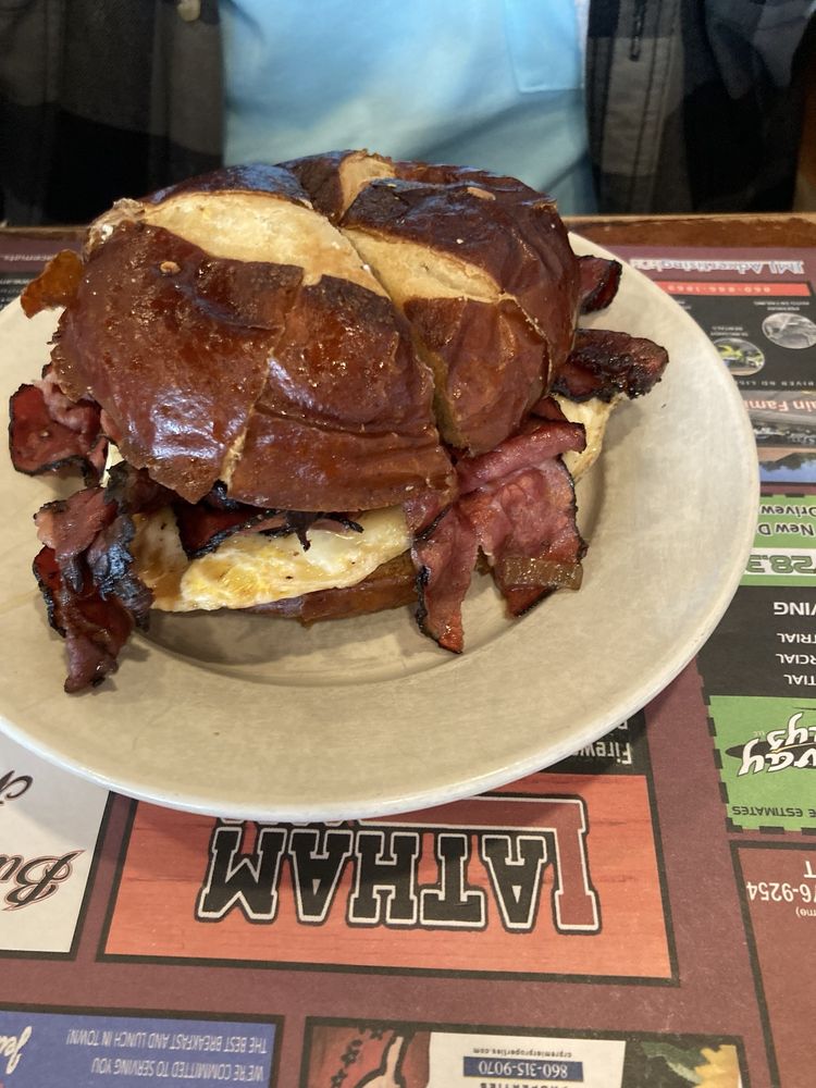 DEAN’S CORNER Updated August 2024 47 Photos & 64 Reviews 1 E Main