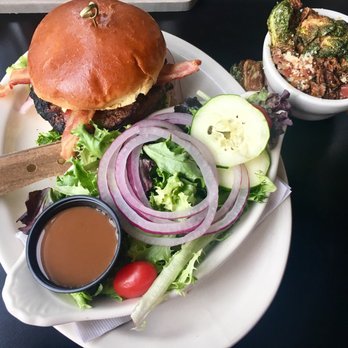 Salt Hill Pub - Music Venues Near Me - Lebanon, New Hampshire Salt Hill Pub - Music Venues Near Me - Lebanon, New Hampshire
