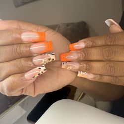 Rosario Nail Bar - Acrylic full set w/desing $85