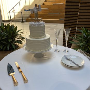 Cakeshine - Wedding cake - Custom Cakes Near Me - Lorton , Virginia Cakeshine - Wedding cake - Custom Cakes Near Me - Lorton , Virginia