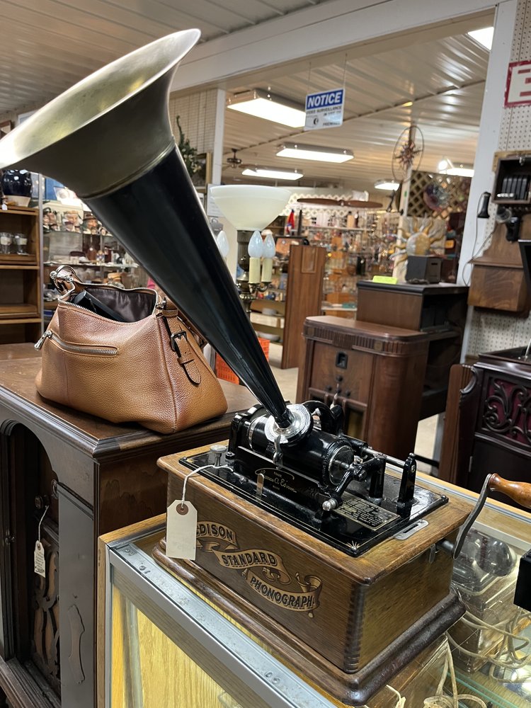 OLDE ORCHARD ANTIQUE MALL Updated August 2024 12 Photos & 10