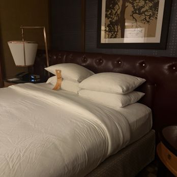 Kimpton RiverPlace Hotel - Bed - Hotels Near Me - Portland, Oregon Kimpton RiverPlace Hotel - Bed - Hotels Near Me - Portland, Oregon