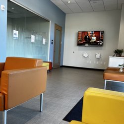 Sunny Smiles Family Dentistry - Waiting area