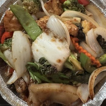 9 Pad Thai - tofu & veggies Drunken Noodles - Thai Near Me - Springfield, Virginia