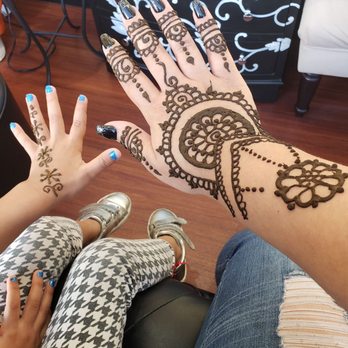 Patel's Threading and Henna Art - Our henna before it was completely dry. Paid 40 for both. - Henna Artists Near Me - Las Vegas, Nevada Patel's Threading and Henna Art - Our henna before it was completely dry. Paid 40 for both. - Henna Artists Near Me - Las Vegas, Nevada