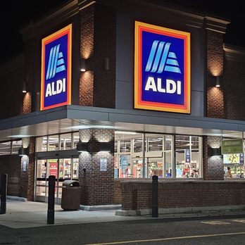 ALDI - Outside Aldi - Grocery Near Me - Virginia Beach, Virginia ALDI - Outside Aldi - Grocery Near Me - Virginia Beach, Virginia