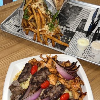 De Babel - Mixed girl with truffle fries - Mediterranean Near Me - Scottsdale, Arizona