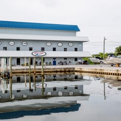 MarineMax St Petersburg - Sales, Service & Marina