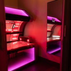 Celebrity Tan + Wellness