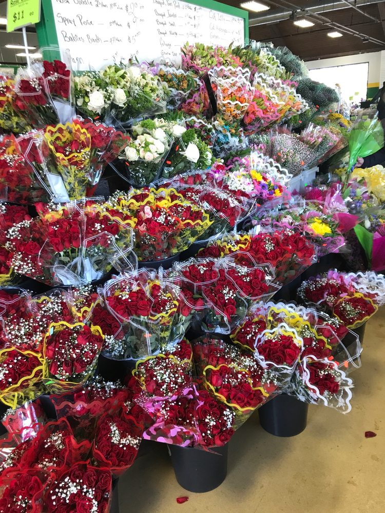 PRODUCE JUNCTION Updated August 2024 10 Photos & 28 Reviews 200 Bethlehem Pike, Colmar