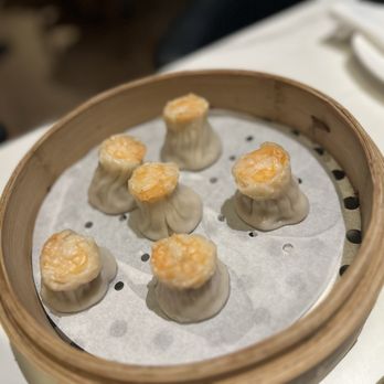 Din Tai Fung - Shrimp & Kurobuta Pork Shao Mai - Taiwanese Near Me - Bellevue, Washington Din Tai Fung - Shrimp & Kurobuta Pork Shao Mai - Taiwanese Near Me - Bellevue, Washington