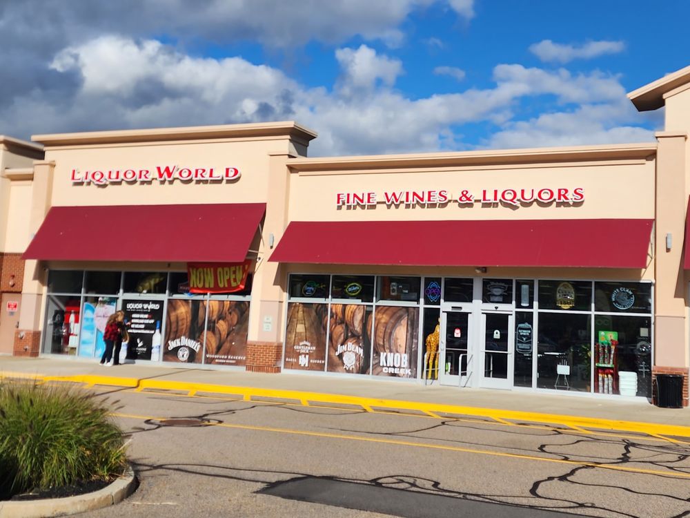 Liquor World Easton Logo