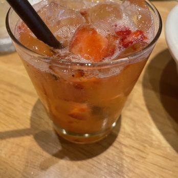 True Food Kitchen - Fresa Rosado - New American Near Me - Oakbrook, Illinois