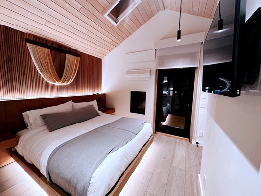 Desolation Hotel by null