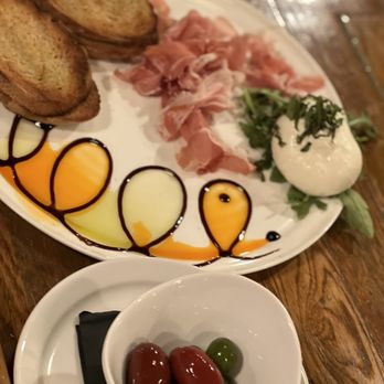 Fat Olives - Burrata - Pizza Near Me - Flagstaff, Arizona