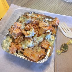 Grandpa Mac - First time here and will def be back for more!!!! Soo many choices of deliciousness to try :) Got the Buffalo chicken and it was yummy!!