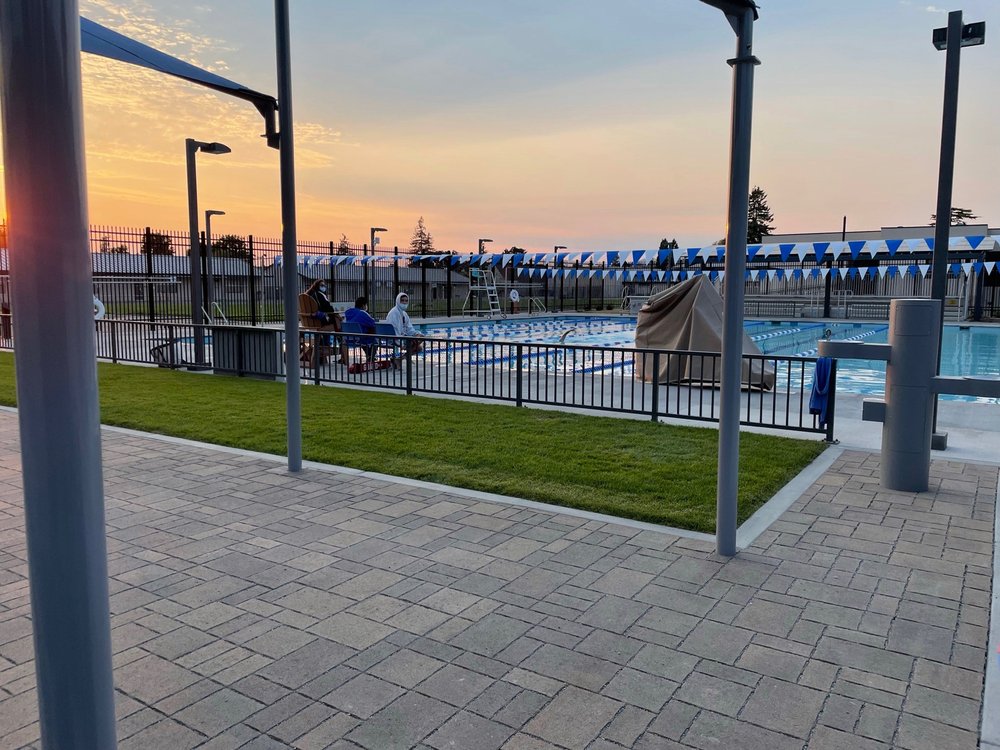 Farrelly Pool Logo