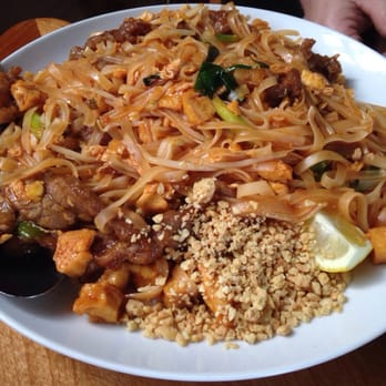 A Fusion - Beef Pad Thai - Chinese Near Me - Matteson, Illinois