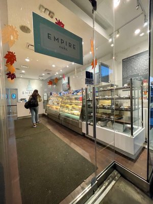 Empire Cake - Chelsea by null