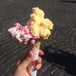 Blue Ice - Blackberry cream + cream
