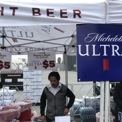 Rock 'n' Roll Los Angeles Half Marathon - The day I pay $5 for a michelob is the day I've bottom & become a desperate alcoholic.