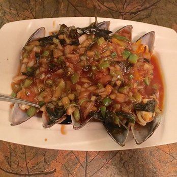 Pad Thai - Steamed mussels with heavy sauce and vegetables - Thai Near Me - Highland Park, New Jersey Pad Thai - Steamed mussels with heavy sauce and vegetables - Thai Near Me - Highland Park, New Jersey