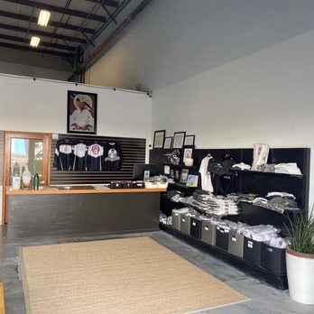 Gracie Jiu-Jitsu Mukilteo - Entrance area is minimal and inviting. - Self-defense Classes Near Me - Mukilteo, Washington Gracie Jiu-Jitsu Mukilteo - Entrance area is minimal and inviting. - Self-defense Classes Near Me - Mukilteo, Washington