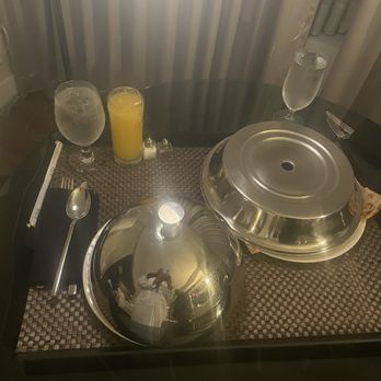 W Boston - Room service - Hotels Near Me - Boston, Massachusetts W Boston - Room service - Hotels Near Me - Boston, Massachusetts