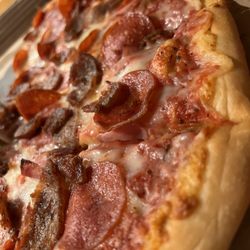 Ameci Pizza & Pasta - Agoura Hills - Look at how the pizza glistens!