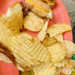 Preuss's Pub - Kids grilled cheese and chips