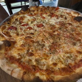 J. Dolan's - Sausage, onion, peppers and half sausage only. Yummy. - Pizza Near Me - Honolulu, Hawaii J. Dolan's - Sausage, onion, peppers and half sausage only. Yummy. - Pizza Near Me - Honolulu, Hawaii