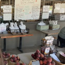 Vogel Orchard - Peach stand