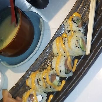 Friends Sushi - Oyako Soup Creamy Spicy Tuna Maki - Sushi Bars Near Me - Chicago, Illinois