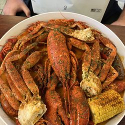 Cajun Crab House - Platter said of whole lobster, snow crabs and craw Dad's.
