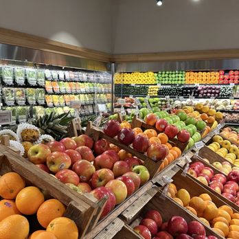 Erewhon - Produce, glowing and radiant and all - Juice Bars & Smoothies Near Me - Los Angeles, California Erewhon - Produce, glowing and radiant and all - Juice Bars & Smoothies Near Me - Los Angeles, California