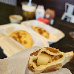 10 Empanadas - Inside of the Apple empanada