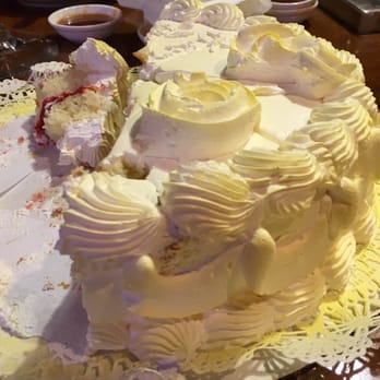 La Flor Bakery - Best cake ever, vanilla with guava filling - Puerto Rican Near Me - Buffalo, New York