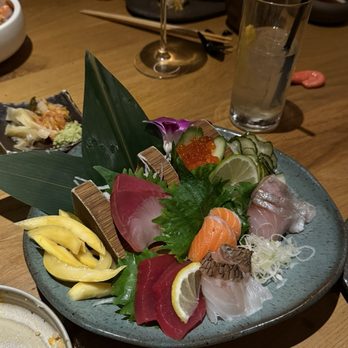 Gi-Jin - sashimi plate - Sushi Bars Near Me - Pittsburgh, Pennsylvania