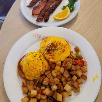 Red Rock Cafe - Eggs Benedict - Breakfast & Brunch Near Me - Sedona, Arizona Red Rock Cafe - Eggs Benedict - Breakfast & Brunch Near Me - Sedona, Arizona