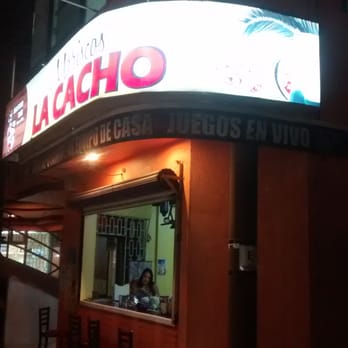 Mariscos la cacho - la entrada vista de noche - Cocktail Bars Near Me - Tijuana, BCN Mariscos la cacho - la entrada vista de noche - Cocktail Bars Near Me - Tijuana, BCN