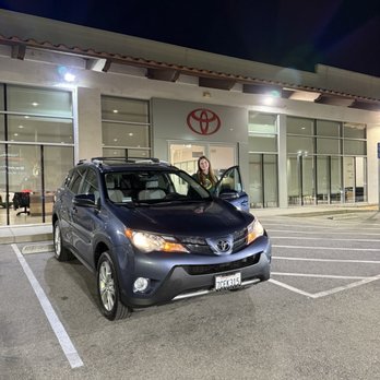 Simi Valley Toyota - Car Dealers Near Me - Simi Valley, California